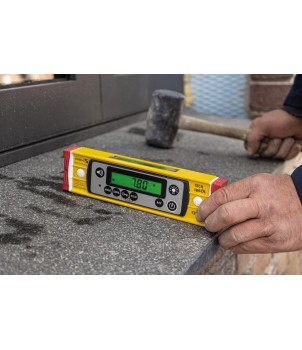 Уровень STABILA TECH 196 DL, 23см (IP 67, 2 ЖК диспл., точн. 0,5 мм/м), шт